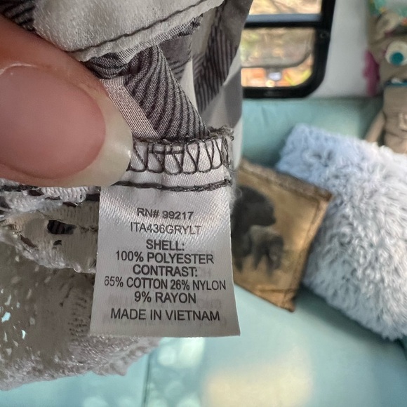 Charming Charlie’s Sheer and Lace Flannel Blouse (size: medium/large) - Picture 6 of 6